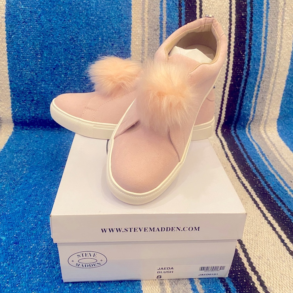 *SOLD* Steve Madden Jaeda Puff Slip-on Shoes
